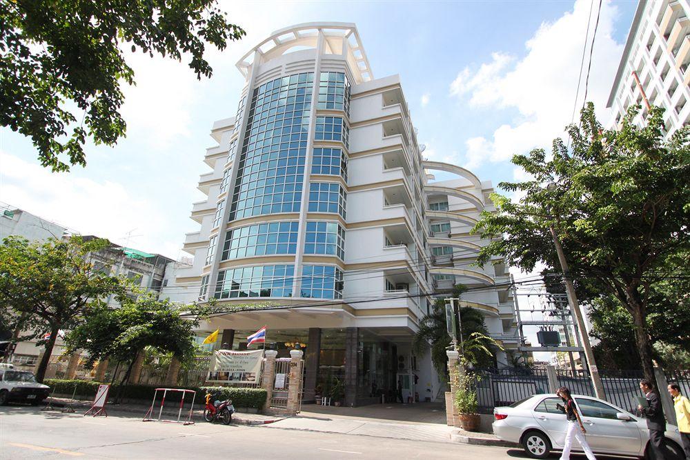 Miloft Sathorn Hotel - Sha Plus Certified Bangkok Esterno foto The university library