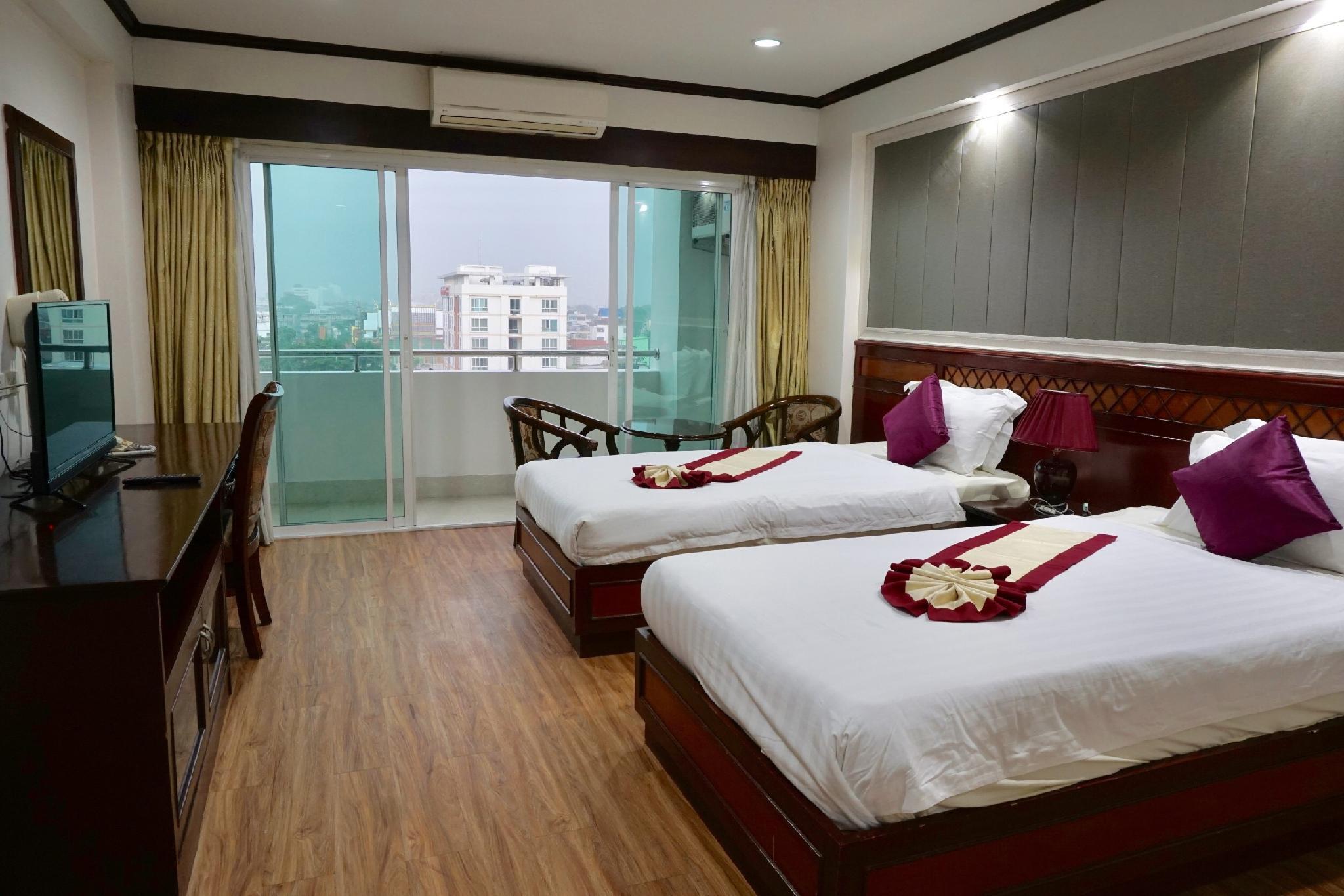 Miloft Sathorn Hotel - Sha Plus Certified Bangkok Esterno foto Deluxe Room