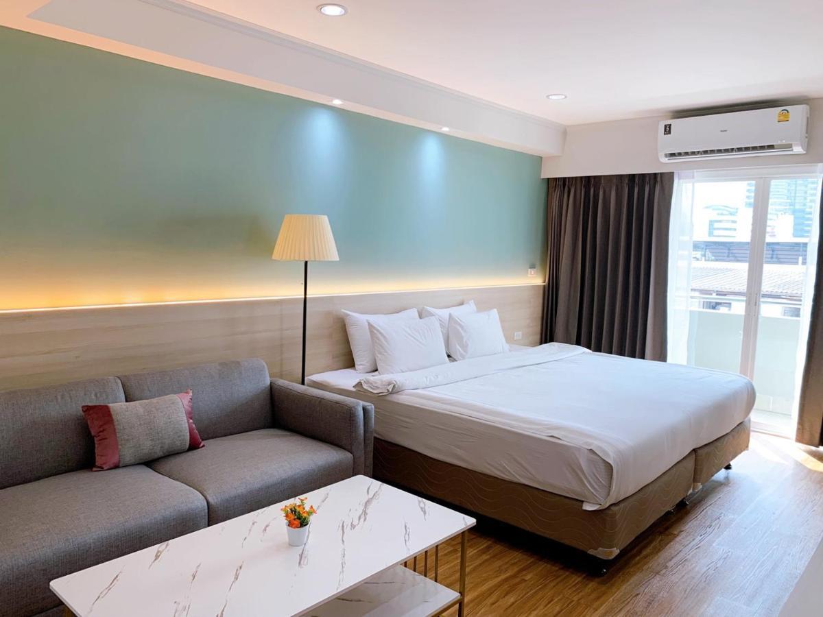 Miloft Sathorn Hotel - Sha Plus Certified Bangkok Esterno foto Deluxe Room
